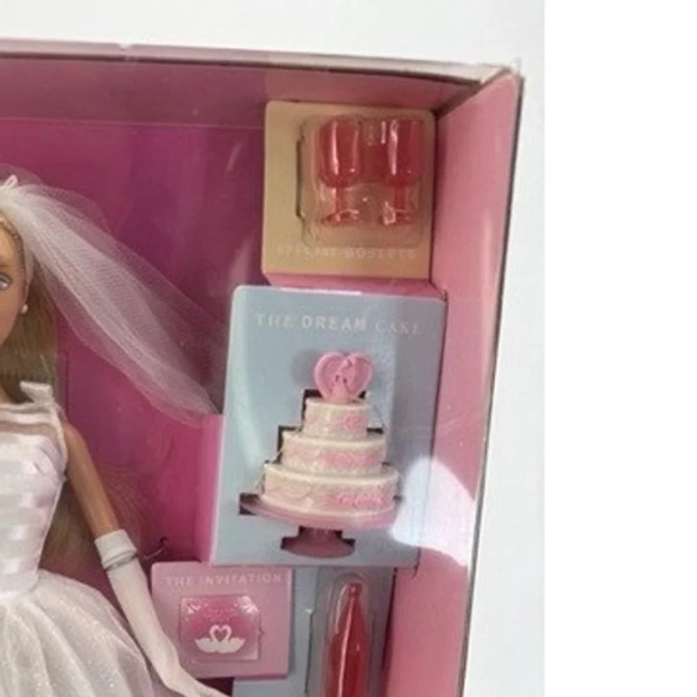 Vintage NEW Mattel Y2k Barbie Dream Wedding Doll 2000 Bridal Gown Accessories